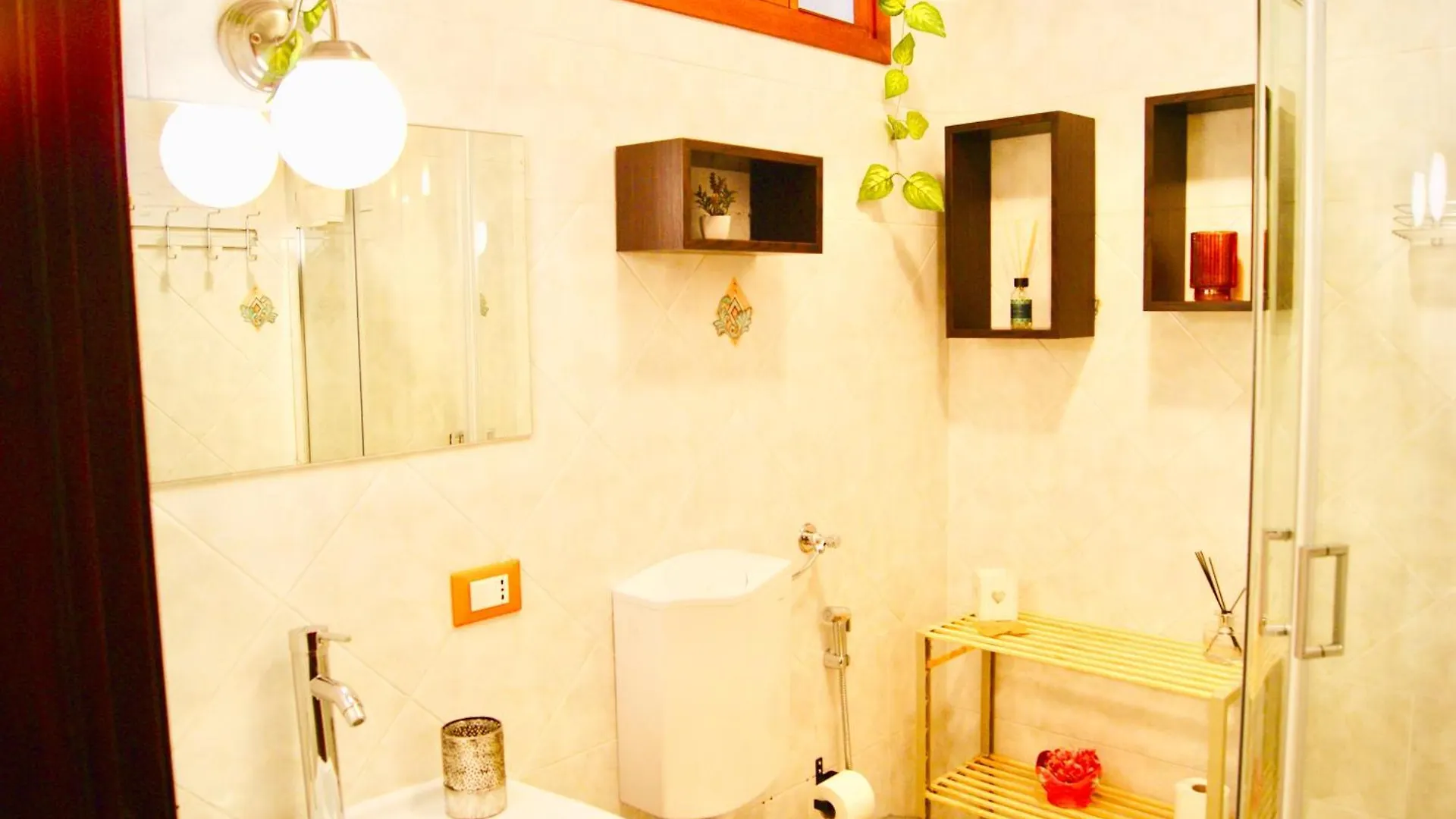 Beeclaire Guest House Palermo 0*,  Italien
